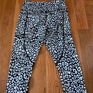 | ZYIA | leggings. Size M (8-10).